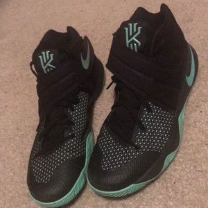 Kyrie 2